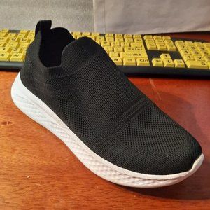 Dorsy Knit Sneaker Black 8 PreLoved Very Good Condition